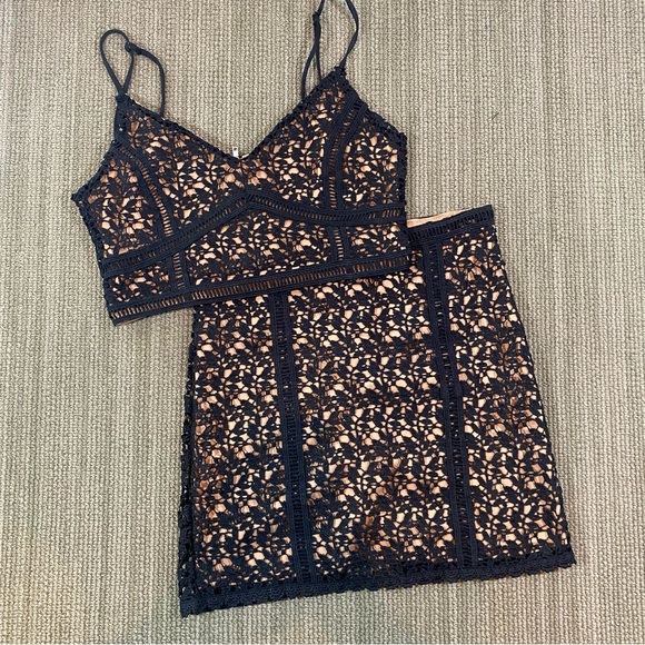 PacSun Dresses & Skirts - Kendall & Kylie Pacsun Bustier & Skirt Lace Set Size Small